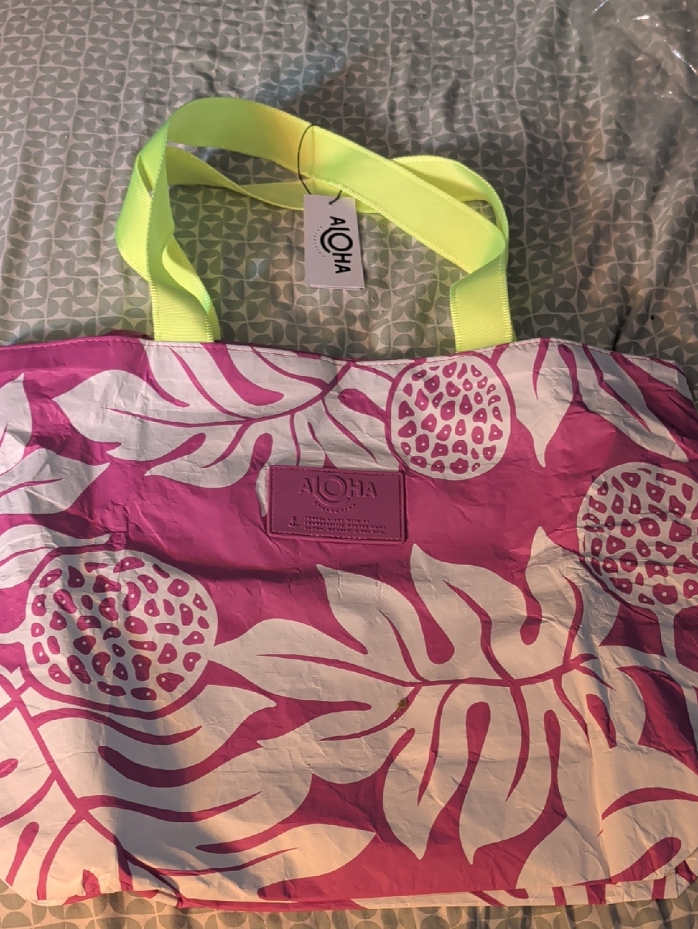ALOHA Collection 10th Anniversary Holomuni Day Tripper Tote Bag NWT